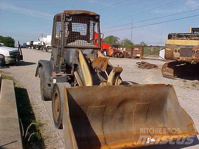 Komatsu WA100 Wheel loaders