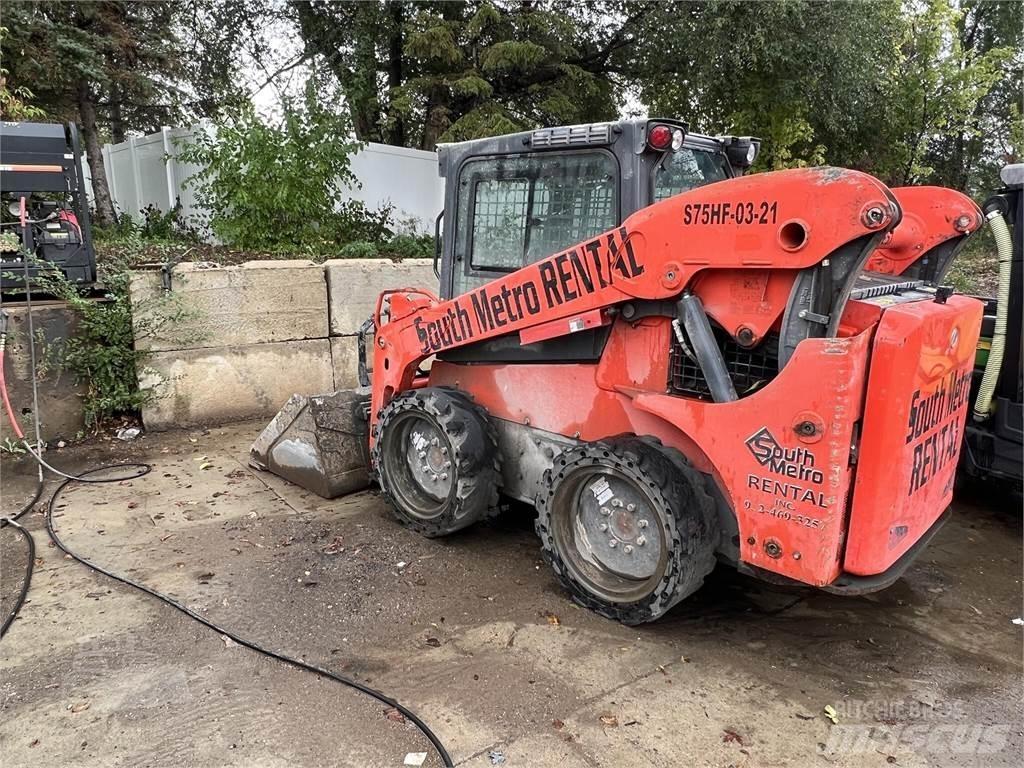 Kubota SSV75 Skid steer loaders