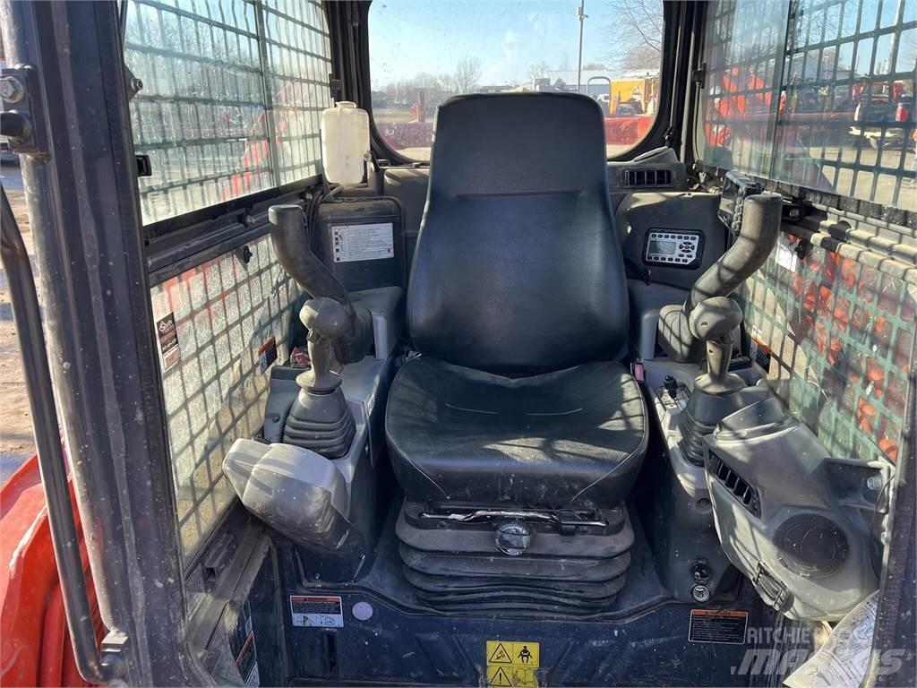 Kubota SVL75-2 Skid steer loaders