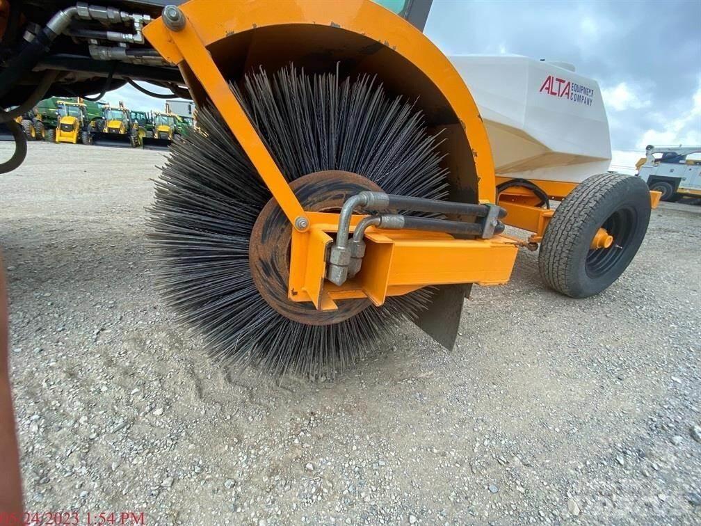 LeeBoy CB95 Sweepers