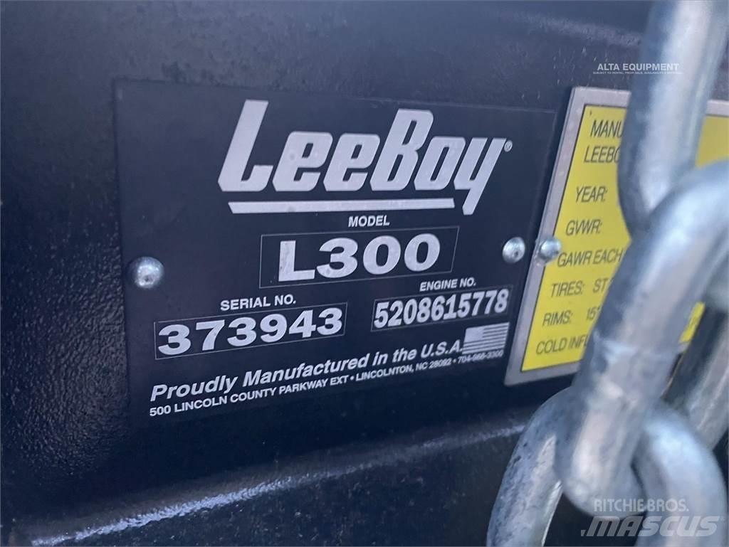 LeeBoy L300 Asphalt pavers