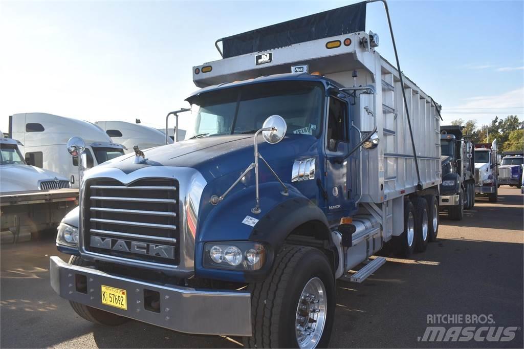Mack GRANITE GU713 Tipper trucks