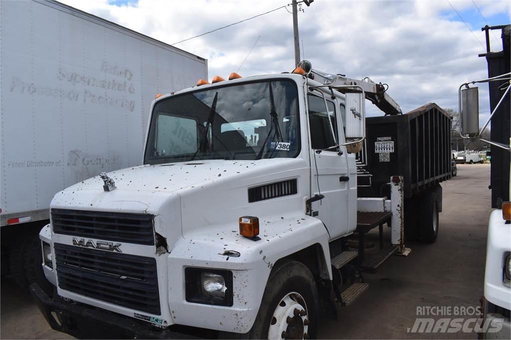 Mack MIDLINER CS300 Truck mounted cranes
