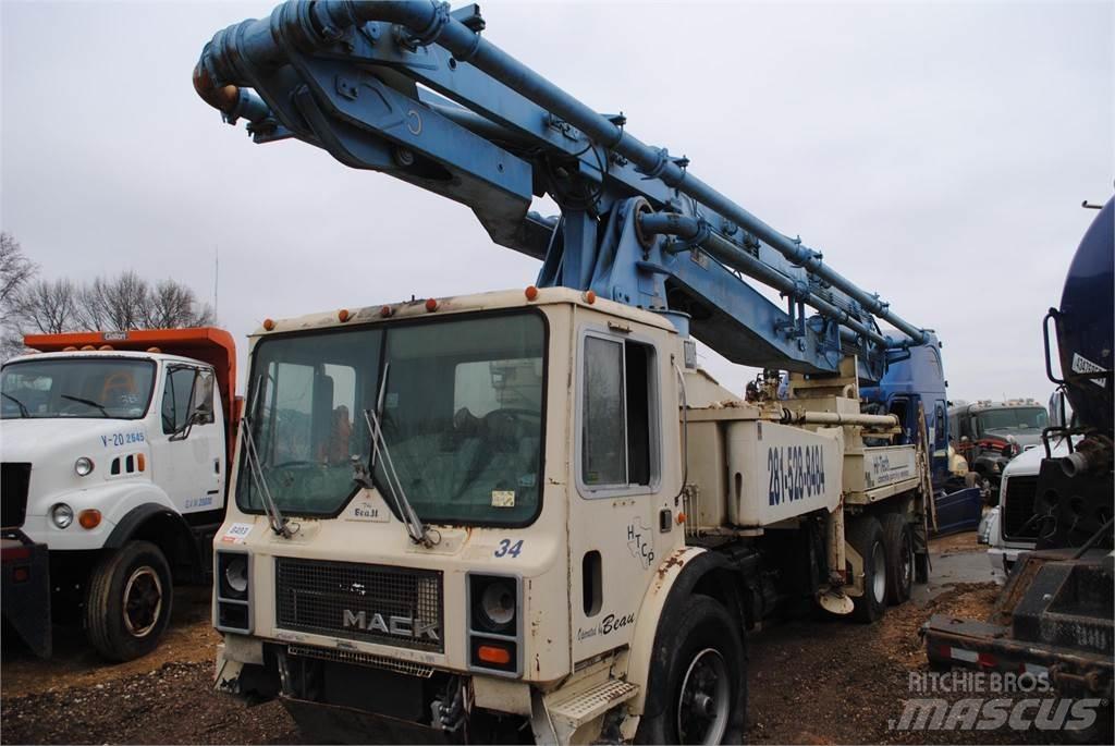 Mack MR686S Concrete trucks