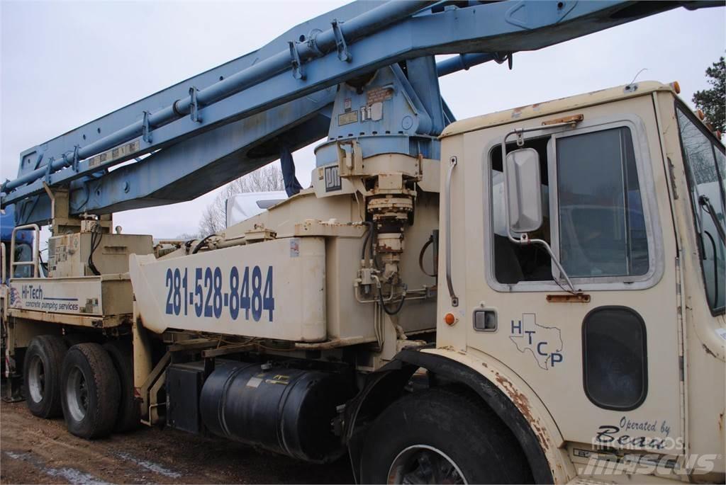 Mack MR686S Concrete trucks