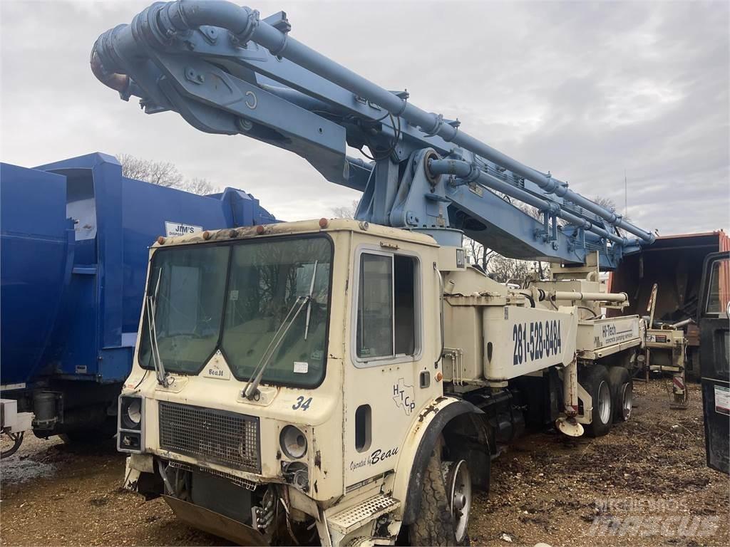Mack MR686S Concrete trucks