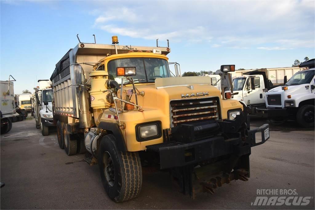 Mack RD688S Tipper trucks