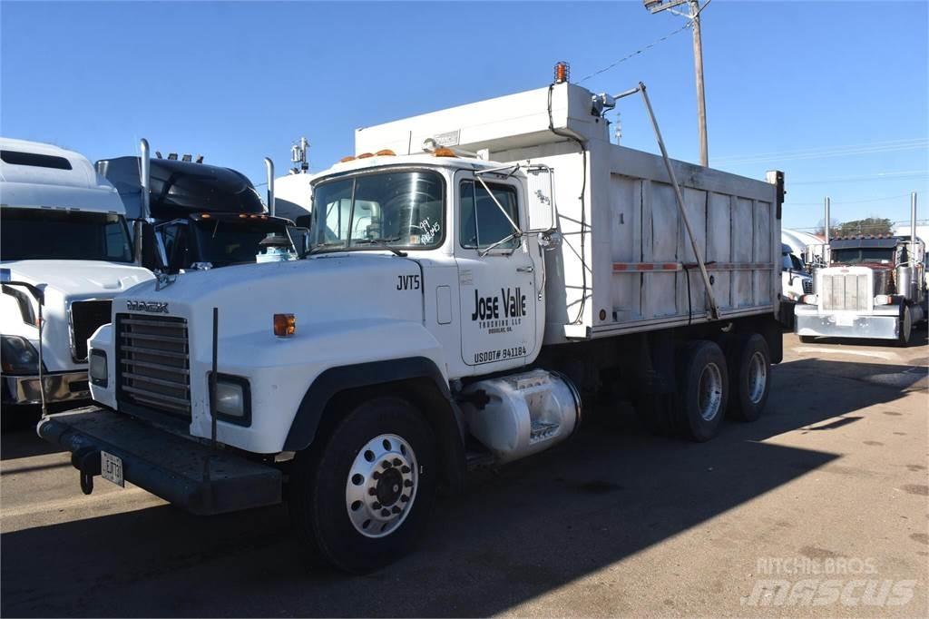 Mack RD688S Tipper trucks