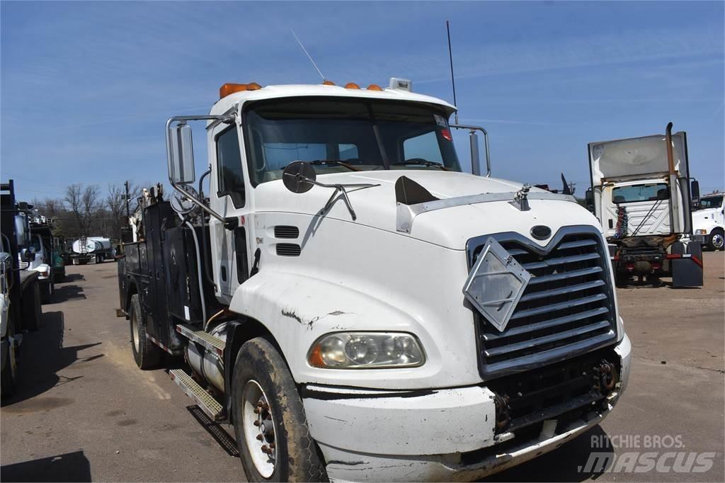 Mack VISION CX612 Municipal / general purpose vehicles