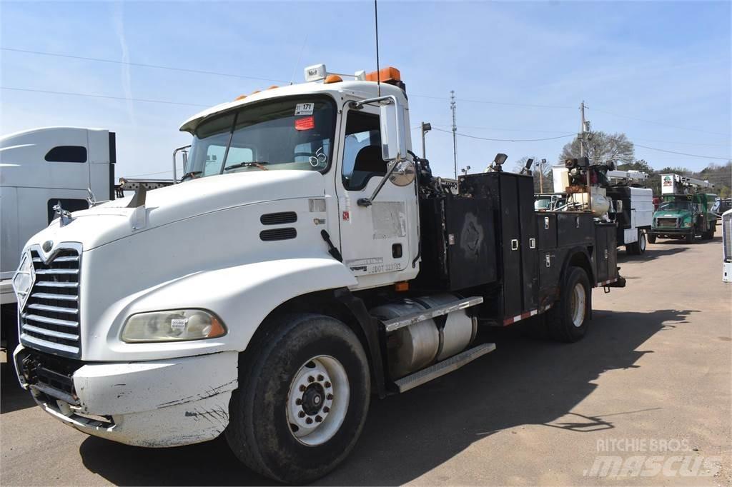 Mack VISION CX612 Municipal / general purpose vehicles