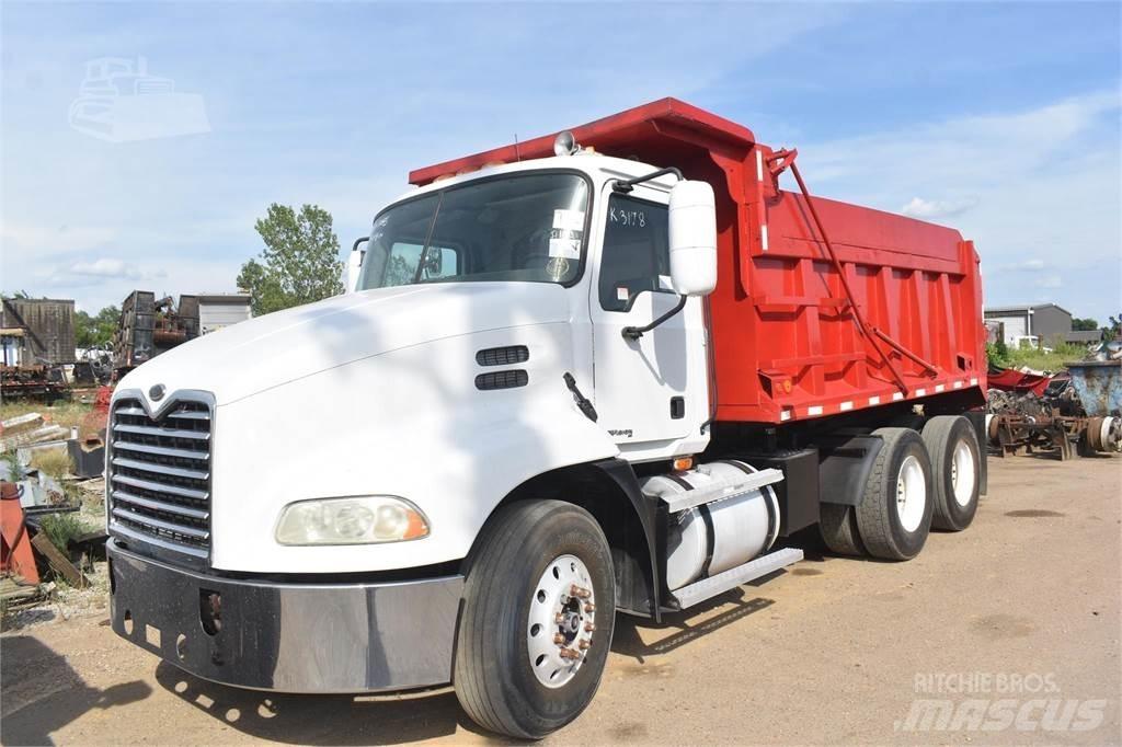 Mack VISION CXN613 Tipper trucks