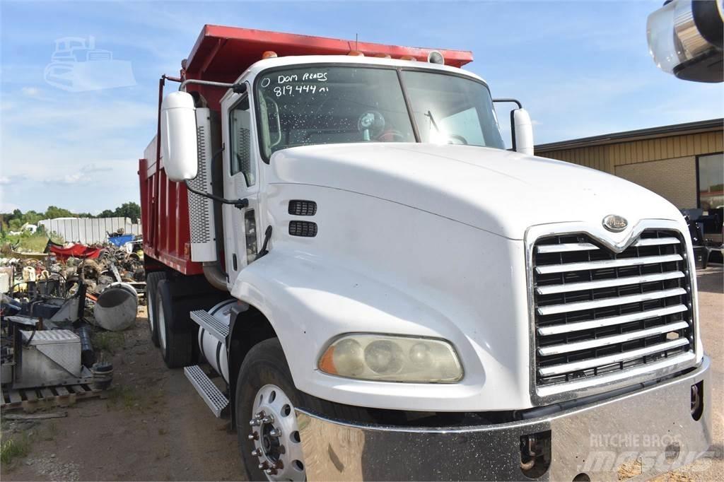 Mack VISION CXN613 Tipper trucks