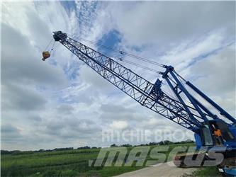 Manitowoc 777 Track mounted cranes