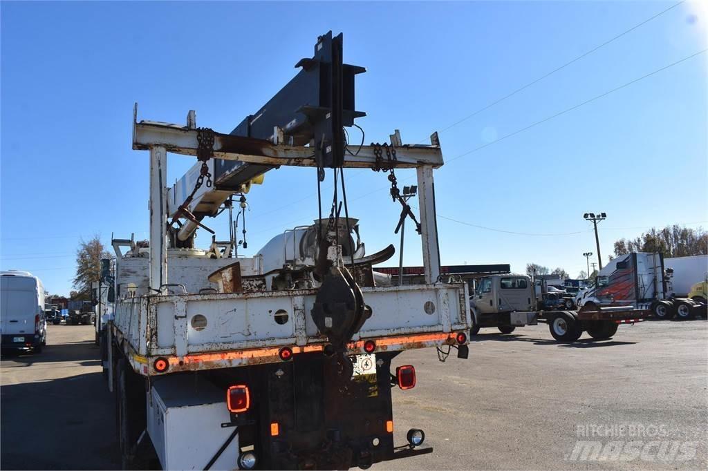 National 638E2 Truck mounted cranes
