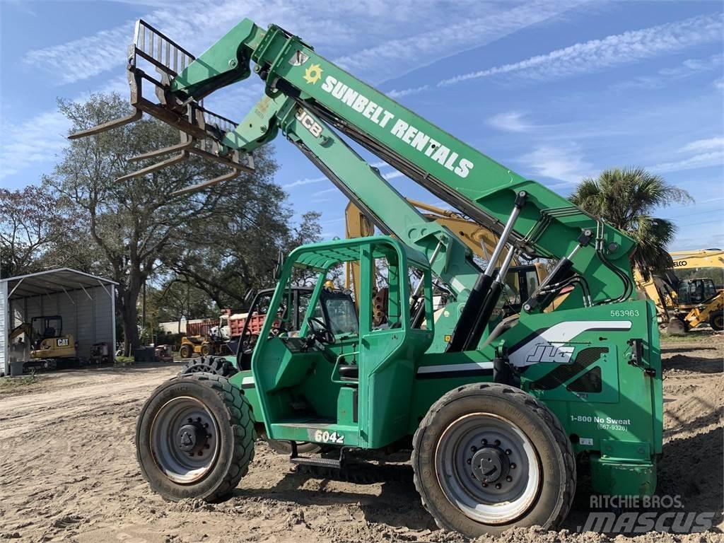 SkyTrak 6042 Telescopic handlers