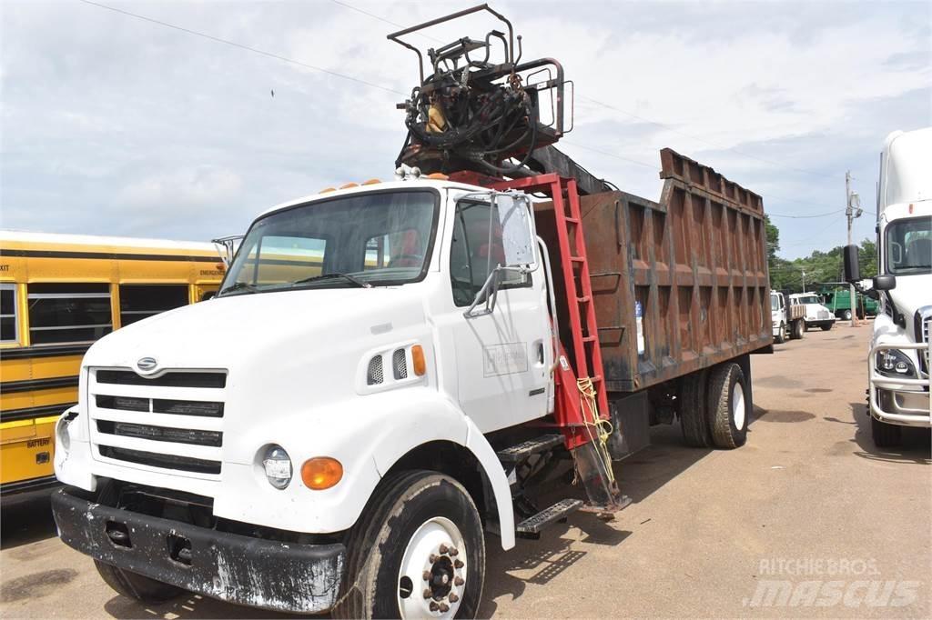 Sterling L7500 Truck mounted cranes