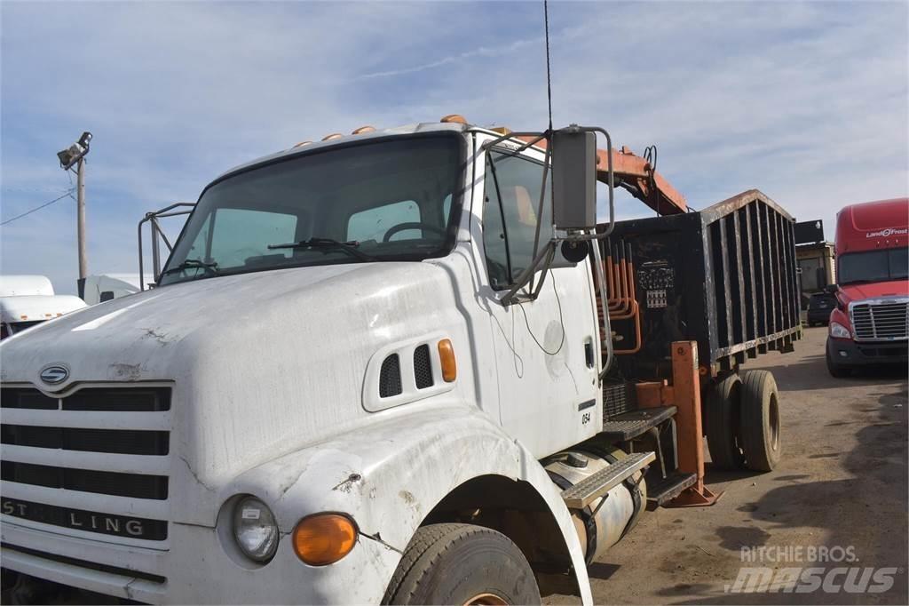Sterling L7500 Truck mounted cranes