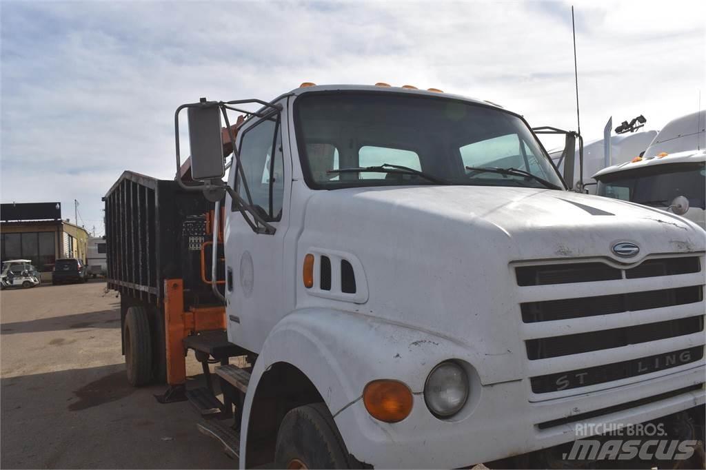 Sterling L7500 Truck mounted cranes