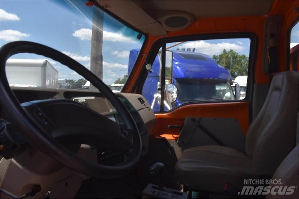 Sterling L9500 Truck mounted cranes