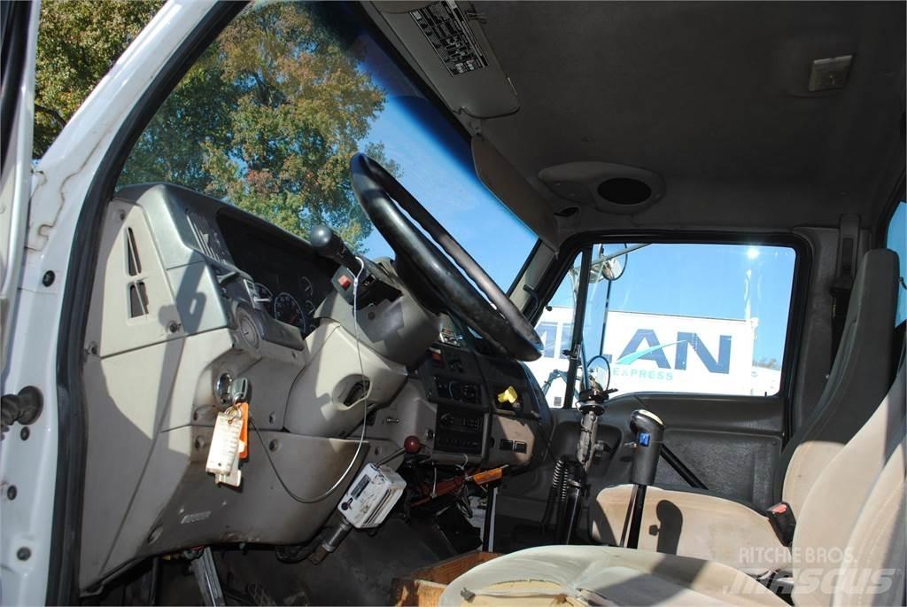 Sterling LT9500 Truck mounted cranes