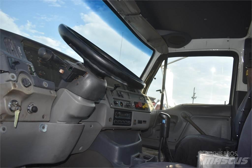 Sterling LT9500 Truck mounted cranes