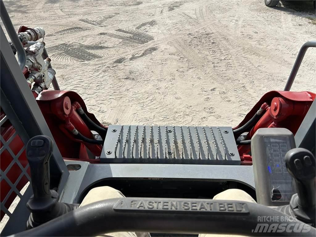 Takeuchi TL8 Skid steer loaders