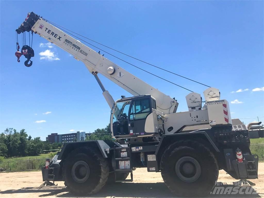 Terex RT670 Rough terrain cranes