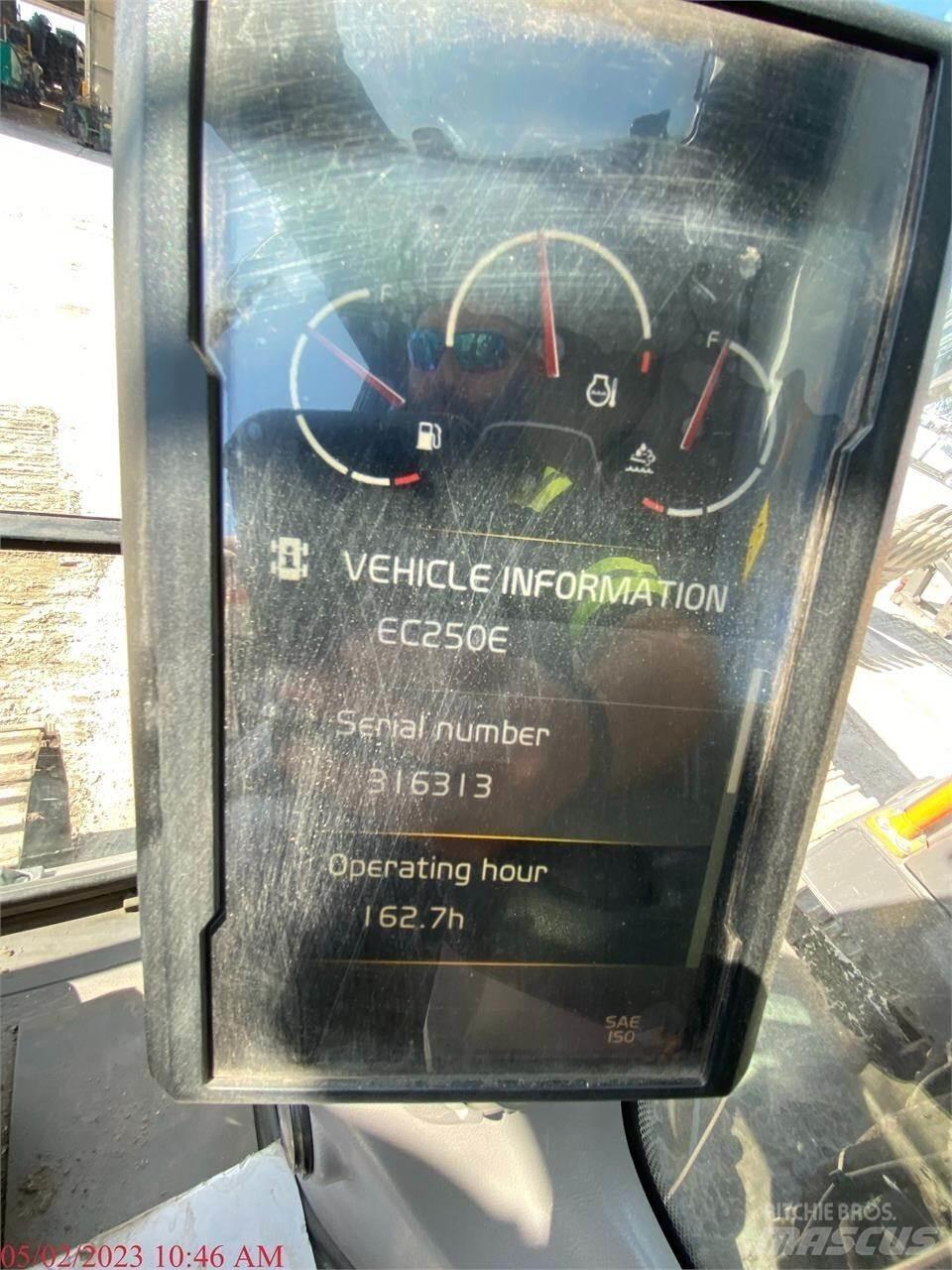 Volvo EC250EL Crawler excavators