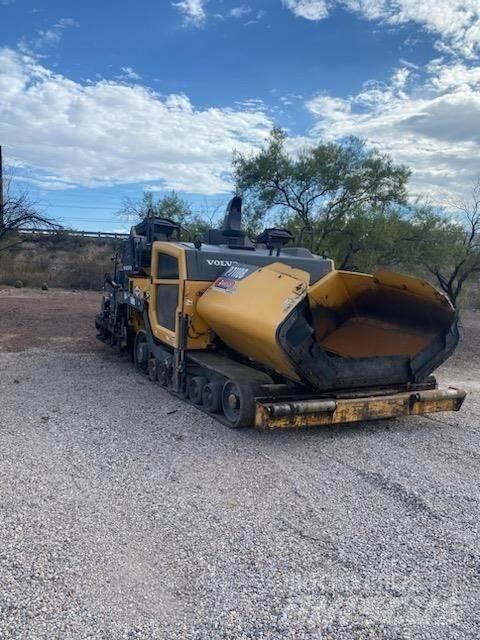 Volvo P7110B Asphalt pavers