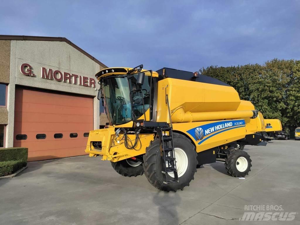 New Holland TC 5.90 Combine harvesters