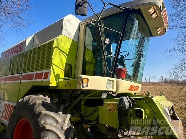 CLAAS Mega 208 Combine harvesters