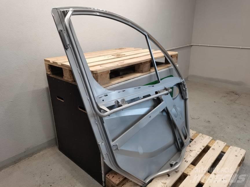 Manitou MLT 737 door Cabins and interior