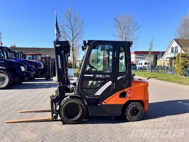 Doosan D35c Pro-7 Diesel trucks