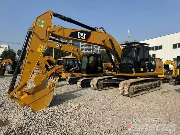 CAT CAT323D2L Crawler excavators