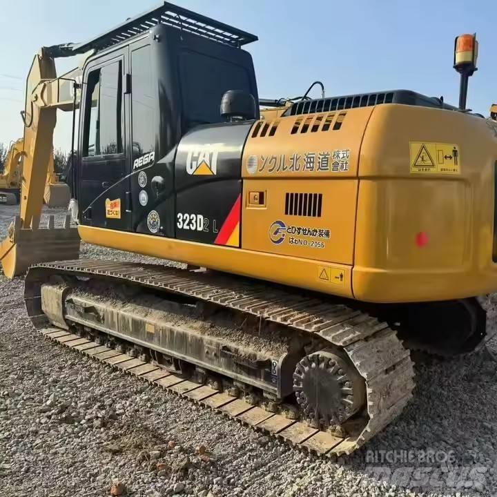 CAT CAT323D2L Crawler excavators