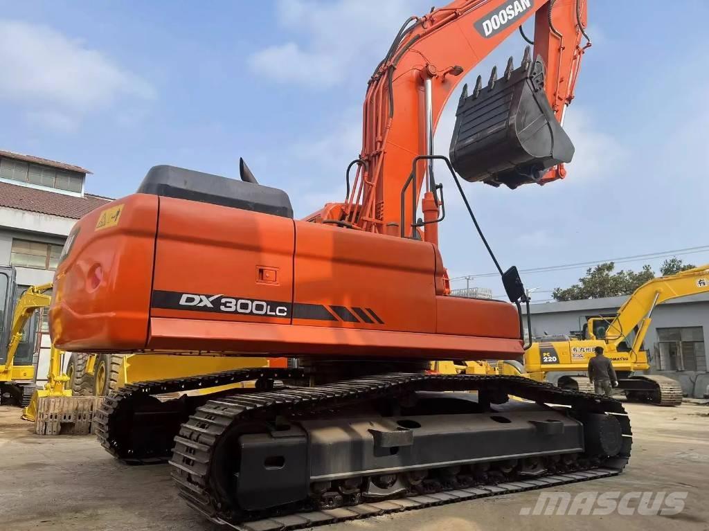 Doosan DX300LC Crawler excavators