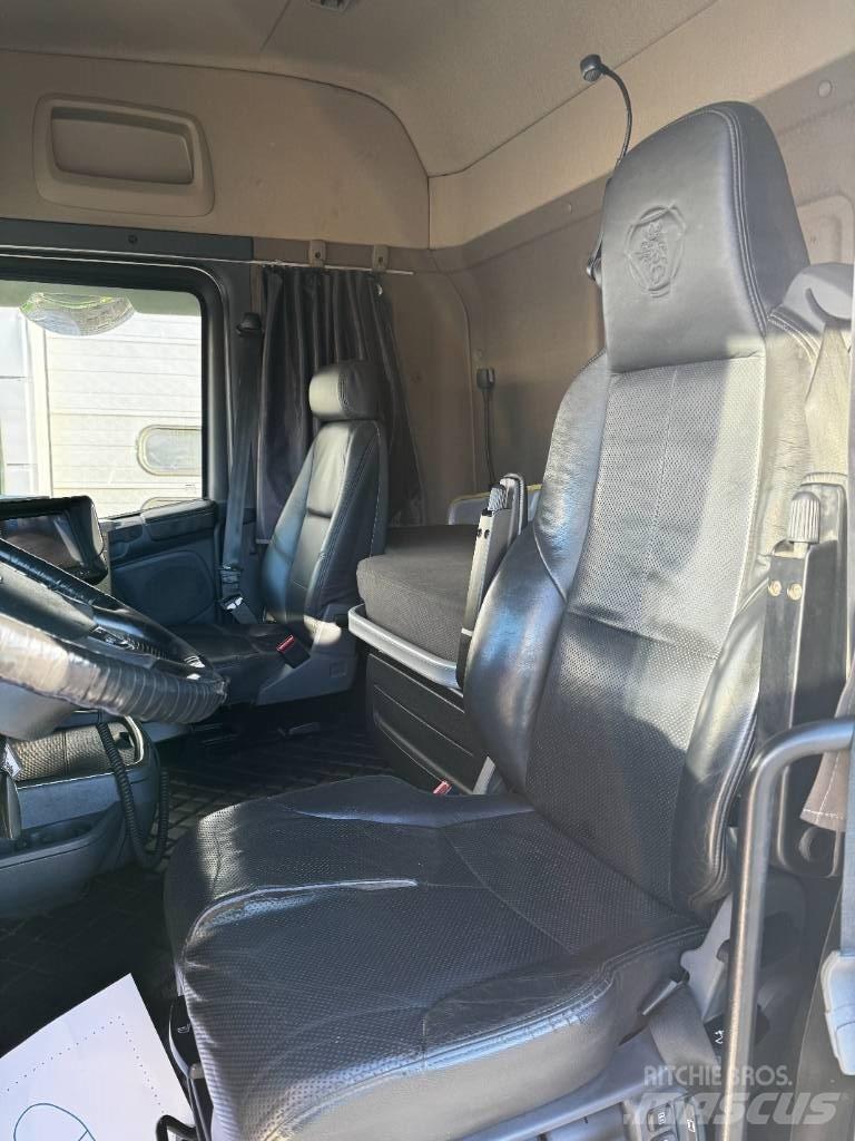 Scania R520LB8x4*4 Tipper trucks
