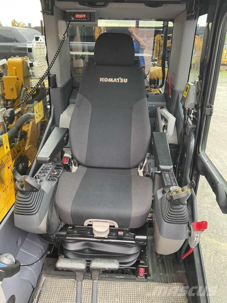 Komatsu PC240LC-11 Crawler excavators