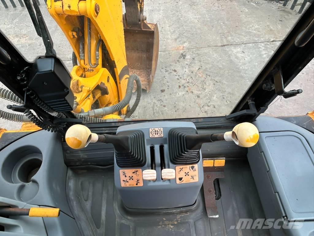 JCB 3 CX Backhoe