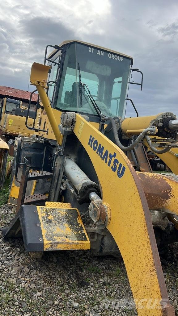 Komatsu WA 470-5H Cabins and interior