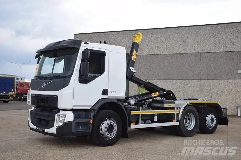 Volvo FE 320 Hook lift trucks