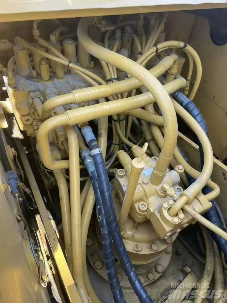 CAT 323D2 Crawler excavators