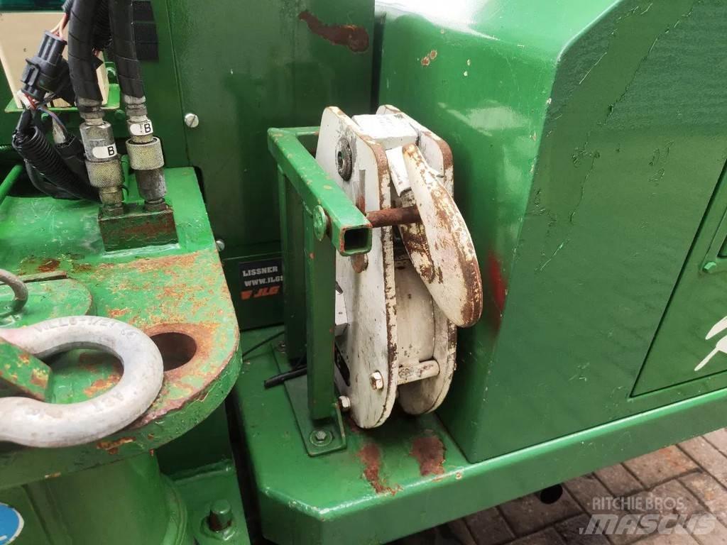 Unic URW 706 CDE Track mounted cranes