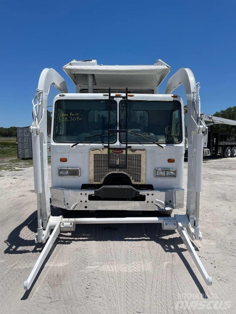 Peterbilt 320 Waste trucks