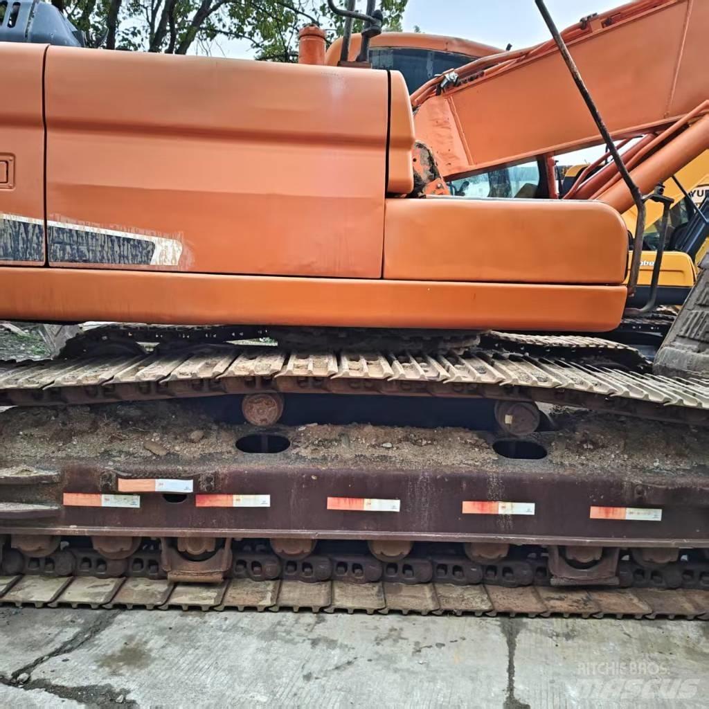 Doosan DX 300 LC Crawler excavators
