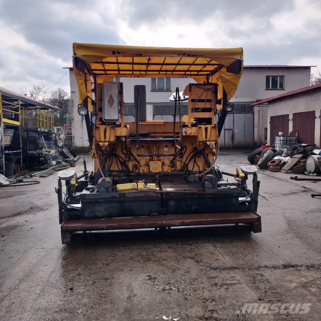 ABG Titan 325 EPM Asphalt pavers