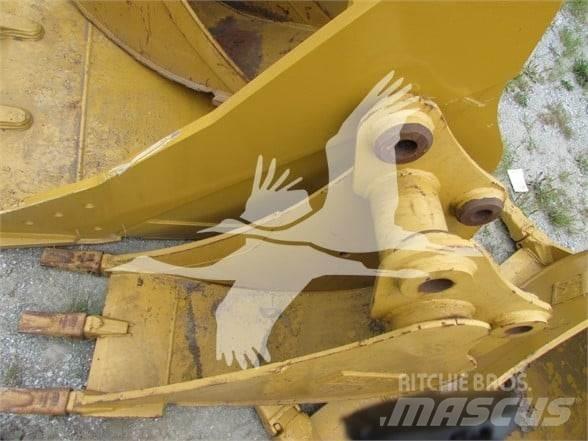 CAT 2395986 Buckets