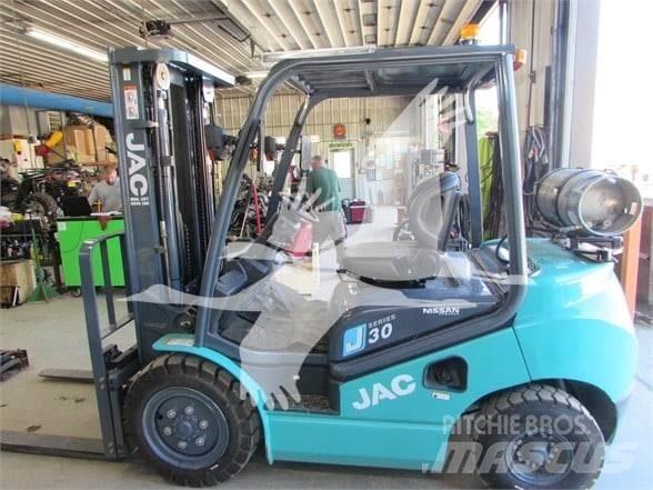 JAC CPQYD30 Diesel trucks