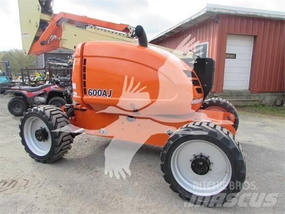 JLG 600AJ Articulated boom lifts