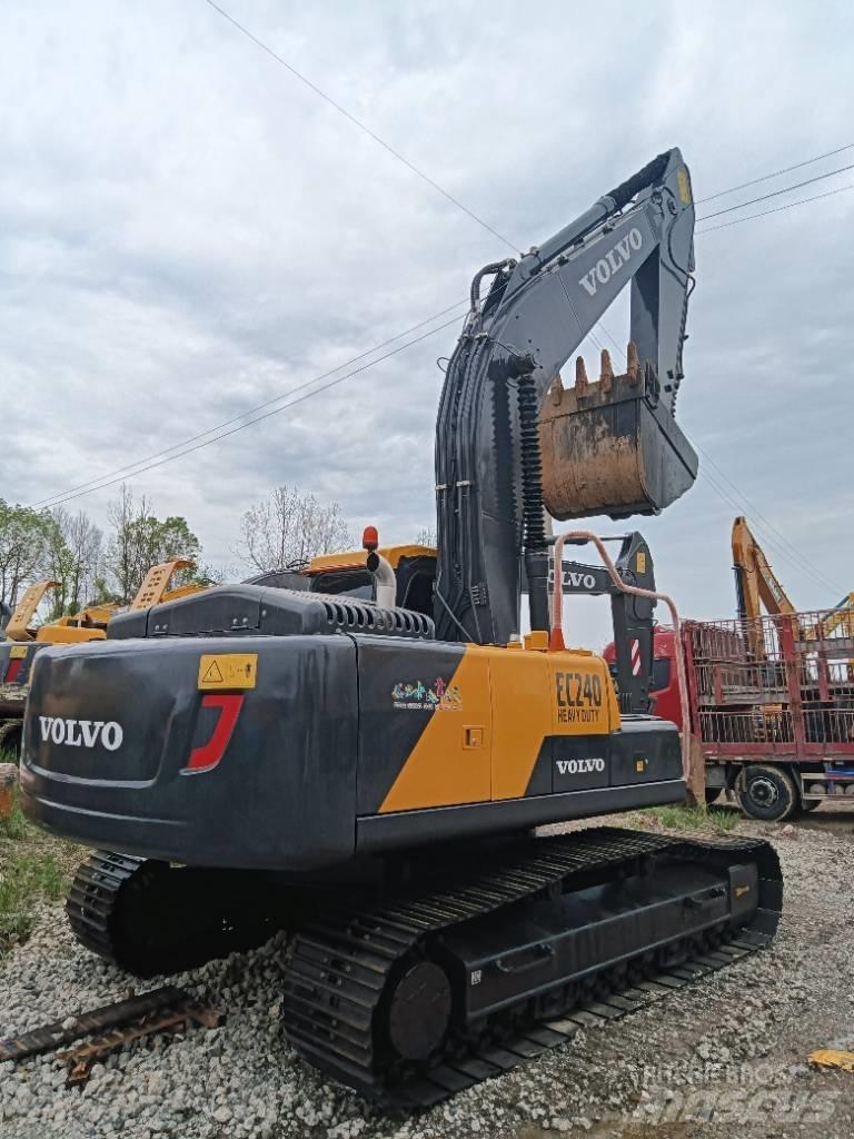 Volvo EC 240 Crawler excavators